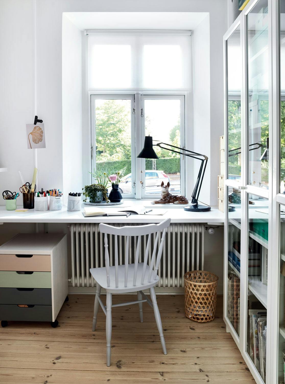 Arbeidsrom med plass til to Lyst og åpent arbeidsrom med plass for to
